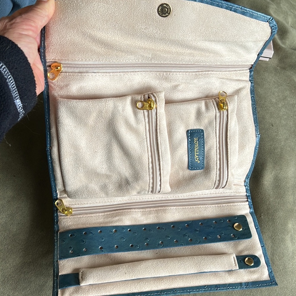 ROWALLAN JEWELRY CASE - Picture 3 of 4